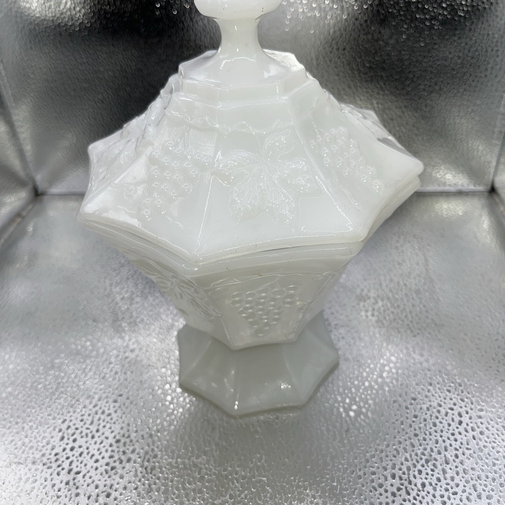 Vintage Anchor Hocking Fire King Milk Glass Candy Dish with Lid Grape Design - Picture 3 of 14